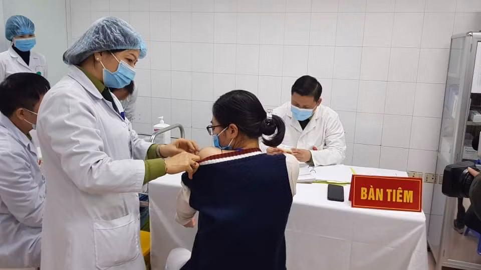 Tuyen tinh nguyen vien thu nghiem vac xin COVID-19 ARCT-154