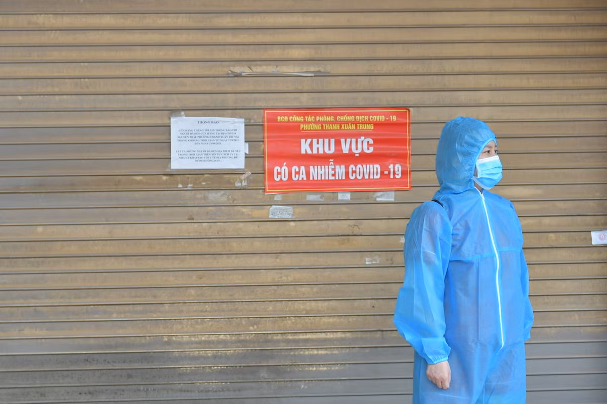 Trước đó, UBND phường Thanh Xuân Trung đã gỡ bỏ phong toả ổ dịch phức tạp nhất Hà Nội trong thời gian vừa qua.