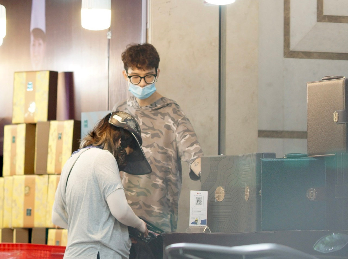 Đây là thương hiệu nổi tiếng bởi sự sang trọng nhưng năm nay “thất thu” do ít người mua bánh làm quà đi tặng.