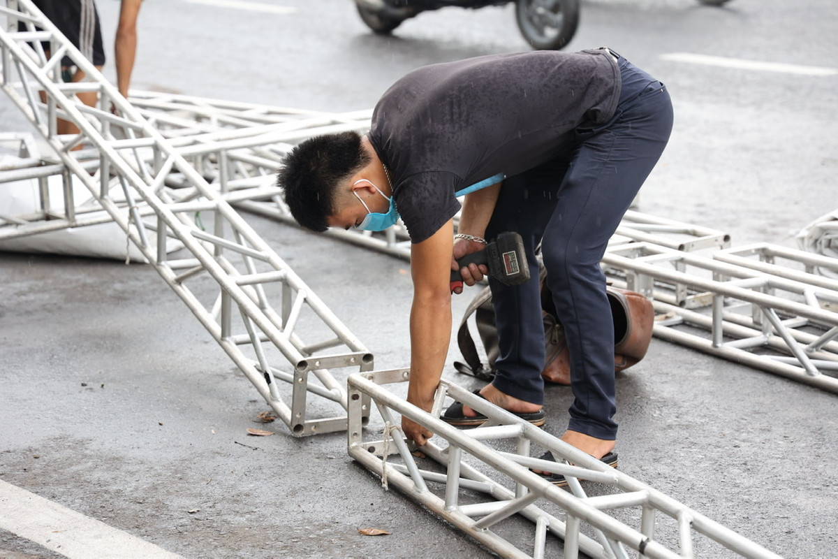 Lực lượng thi hành nhiệm vụ được lệnh thu dọn lều bạt, quân tư trang… chuyển về cơ quan, đơn vị.