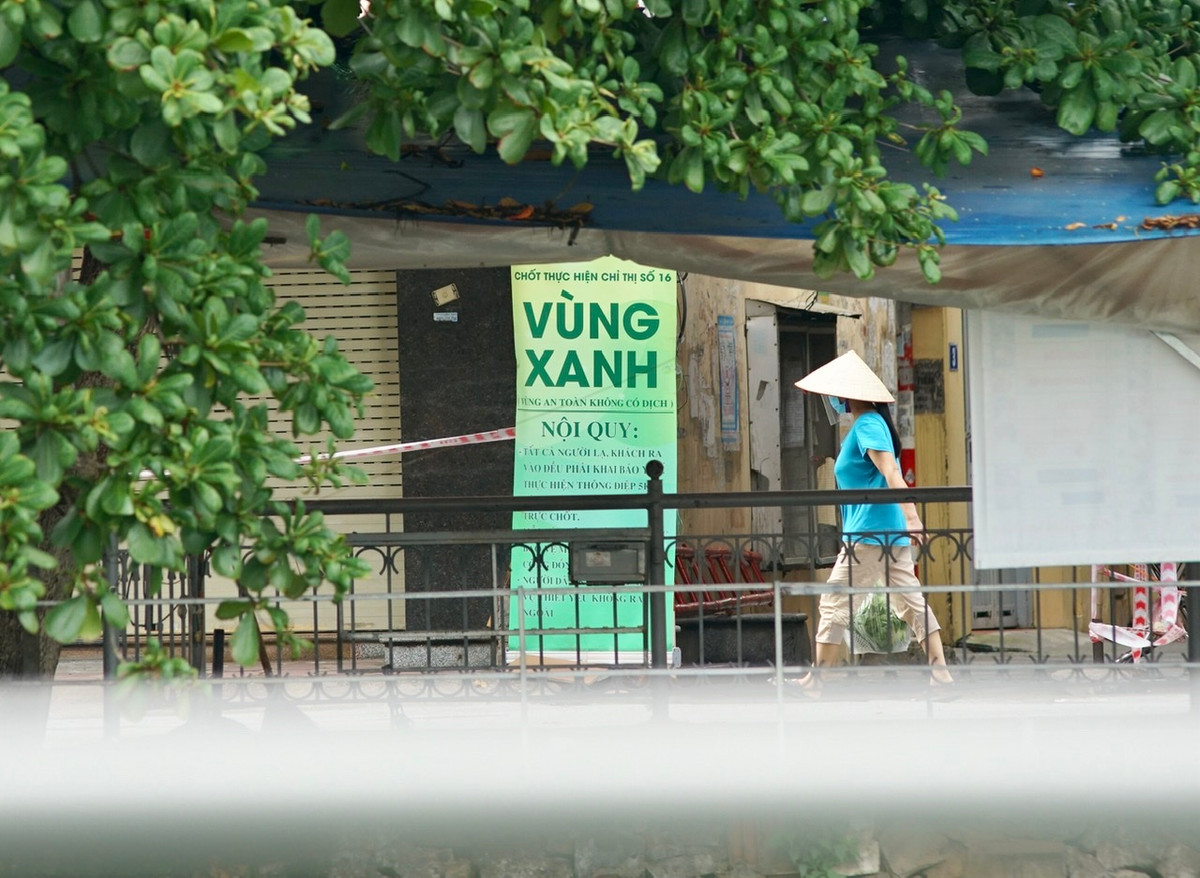 UBND phường Đại Kim cũng đề nghị Ban Quản lý chợ Đại Từ thực hiện phong toả toàn bộ chợ và giám sát toàn bộ khu vực.