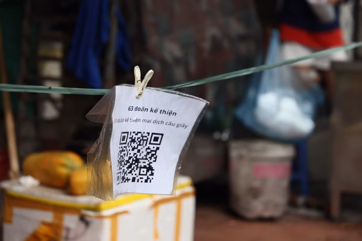 Những hàng mở bán đều phải tuân thủ quy định phòng chống dịch của Bộ Y tế.