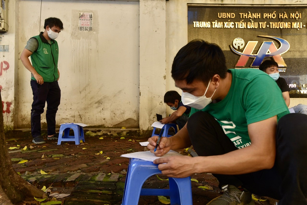 Theo đề xuất của Sở Giao thông Vận tải Hà Nội, việc “nới” cho shipper hoạt động để tăng cường biện pháp phòng, chống dịch bệnh trong lĩnh vực vận tải trong thời gian thực hiện giãn cách xã hội trên địa bàn thành phố.