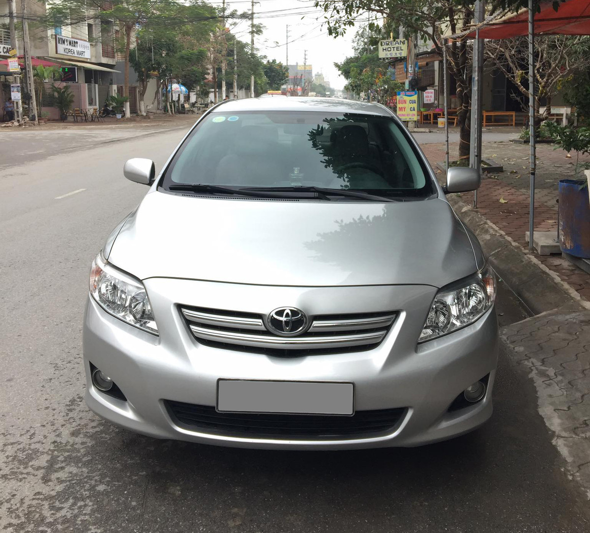 Thu choi xe cua sep 9X Vincom Retail: Tu hang khung toi 