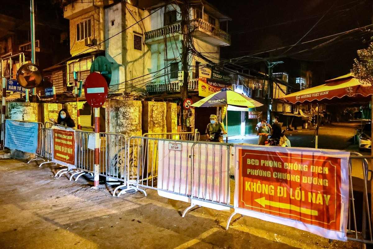 Ha Noi go phong toa 3 