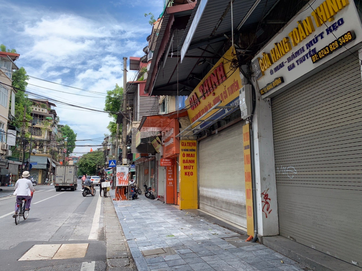 Nhưng dịch bệnh COVID-19 đã khiến các cửa hàng này phải đóng cửa từ 2 tháng nay.