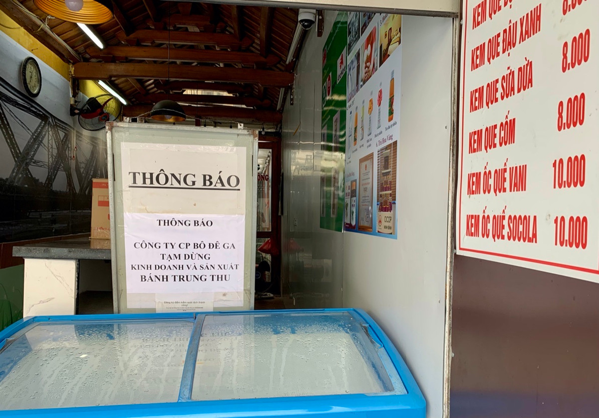 Đây là cửa hàng bán bánh Trung Thu nổi tiếng từ thời Pháp nhưng năm nay cũng phải thông báo… nghỉ bán hàng.