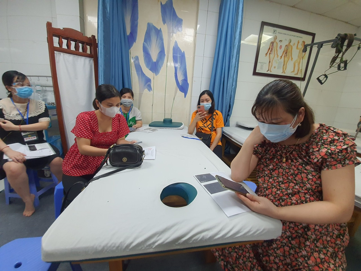 Phòng chờ theo dõi sau tiêm của phụ nữ mang thai.