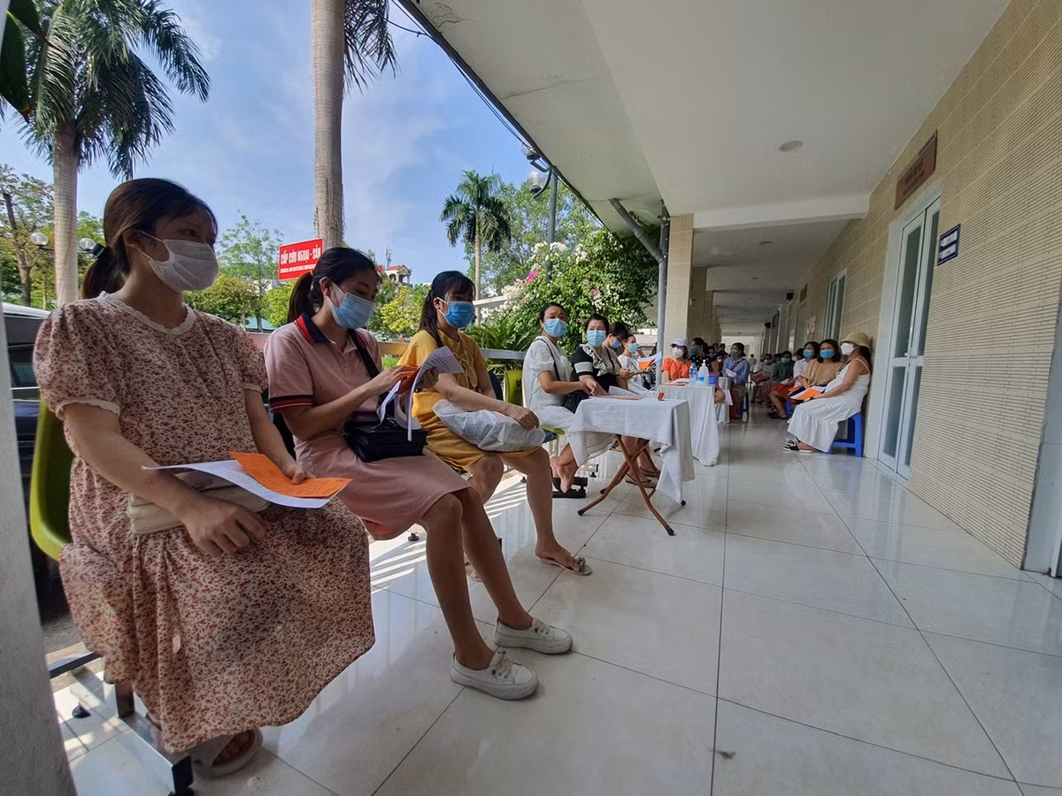 Hon 500 thai phu tren 13 tuan o Ha Noi duoc tiem Pfizer-Hinh-2