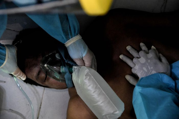 Hon 100 ngay gian cach xa hoi cua TP.HCM-Hinh-40