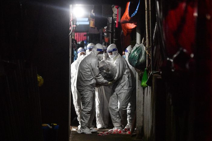 Hon 100 ngay gian cach xa hoi cua TP.HCM-Hinh-44