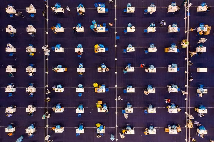 Hon 100 ngay gian cach xa hoi cua TP.HCM-Hinh-15