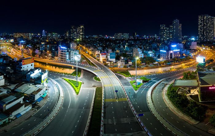 Hon 100 ngay gian cach xa hoi cua TP.HCM-Hinh-33