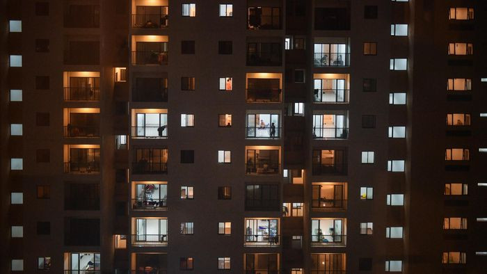 Hon 100 ngay gian cach xa hoi cua TP.HCM-Hinh-28