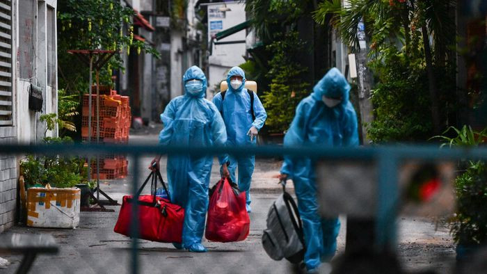 Hon 100 ngay gian cach xa hoi cua TP.HCM-Hinh-4