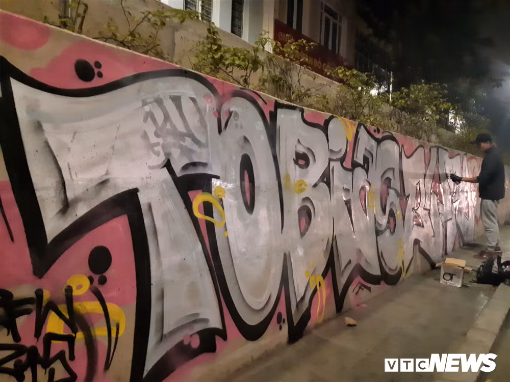 Xoa nhung hinh ve boi ban len con duong hon 300 ty dong o Ha Noi-Hinh-9