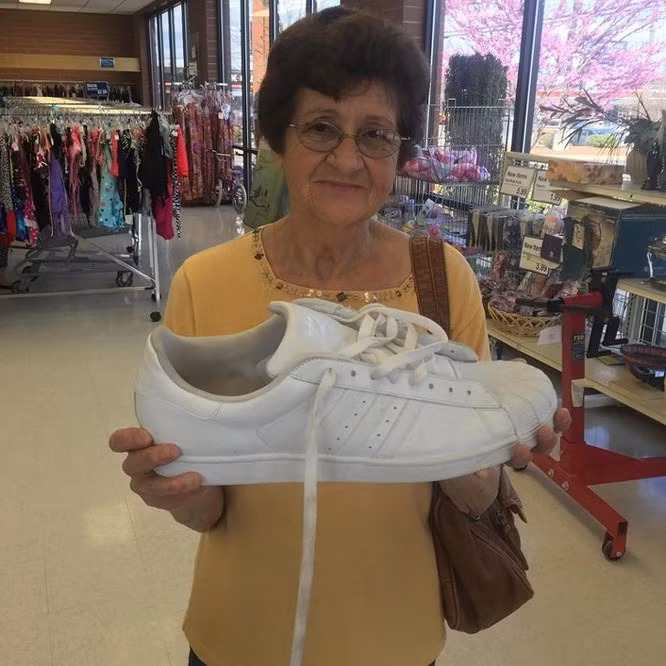 9. Liệu đây có phải là giày cho người khổng lồ?