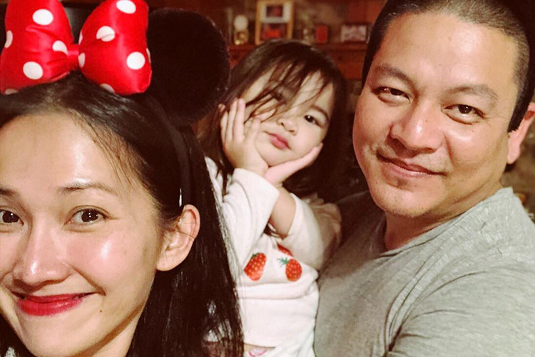 Năm 2014-2015, sự nghiệp diễn xuất của Kim Hiền ở Việt Nam đang lên. Tuy nhiên, cô quyết định định cư ở Mỹ cùng chồng.