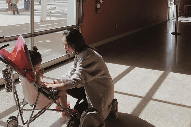 Từ bỏ ánh hào quang ở Việt Nam, "nàng Út Ráng" hiện sống bình bị ở xứ cờ hoa.