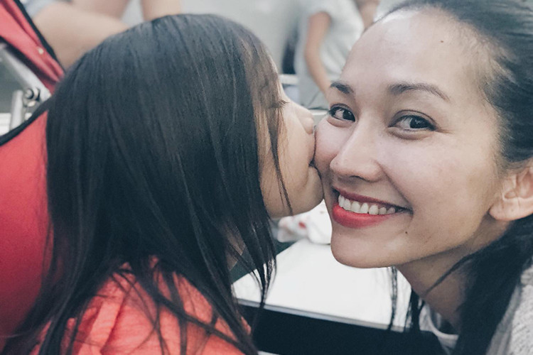 Kim Hiền và ông xã Việt kiều có một cô con gái chung tên Yvona, năm nay đã lên 4 tuổi.