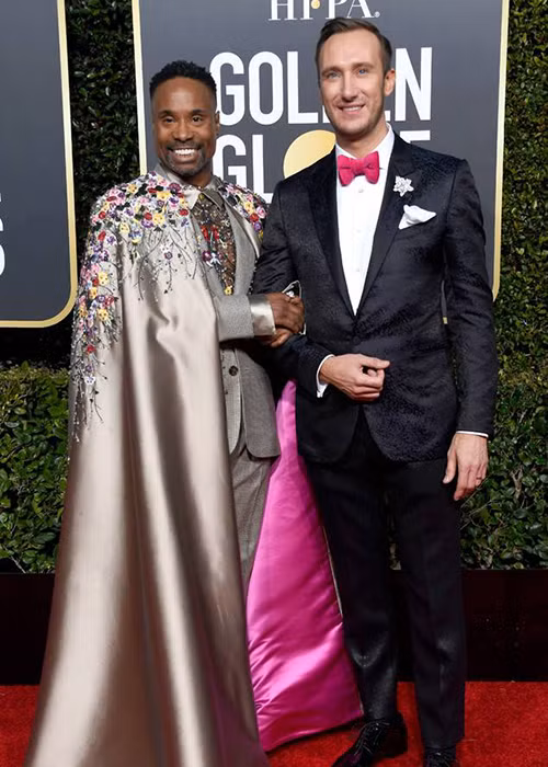 Nam ca sĩ đã kết hôn với Adam Smith vào năm 2017.