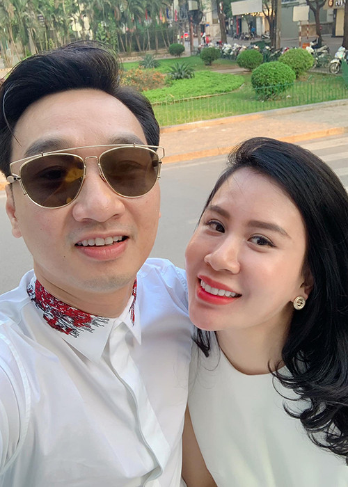 Sau khi ly hôn, Thành Trung hẹn hò và làm đám cưới với Ngọc Hương - một nữ tiếp viên hàng không.