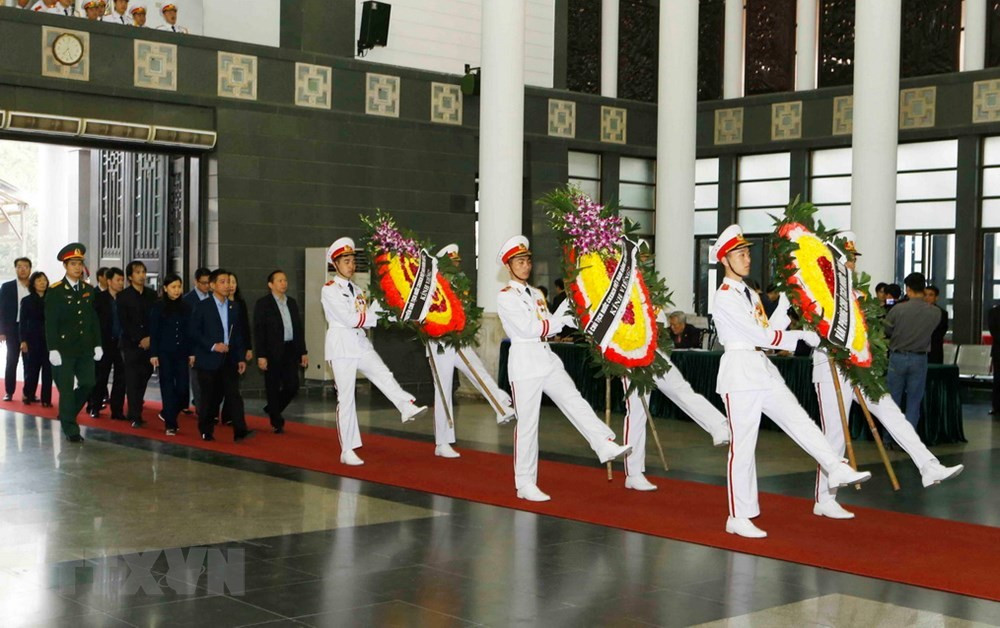 Lãnh đạo Đảng, Nhà nước viếng ông Nguyễn Đức Bình - Hình 12 Lanh dao Dang, Nha nuoc vieng ong Nguyen Duc Binh-Hinh-12