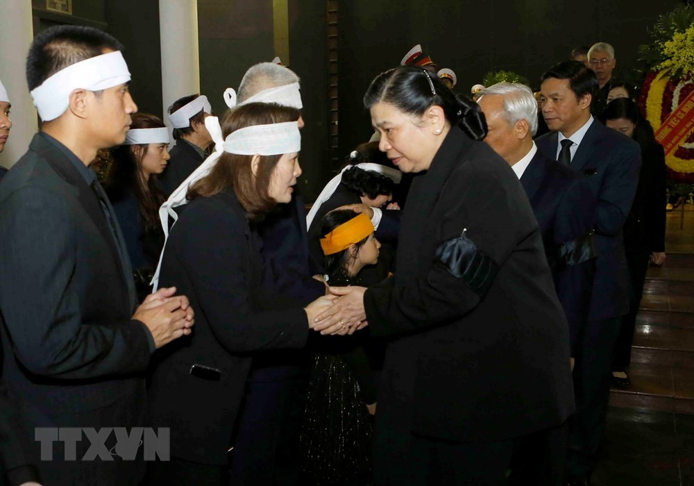 Lãnh đạo Đảng, Nhà nước viếng ông Nguyễn Đức Bình - Hình 4 Lanh dao Dang, Nha nuoc vieng ong Nguyen Duc Binh-Hinh-4