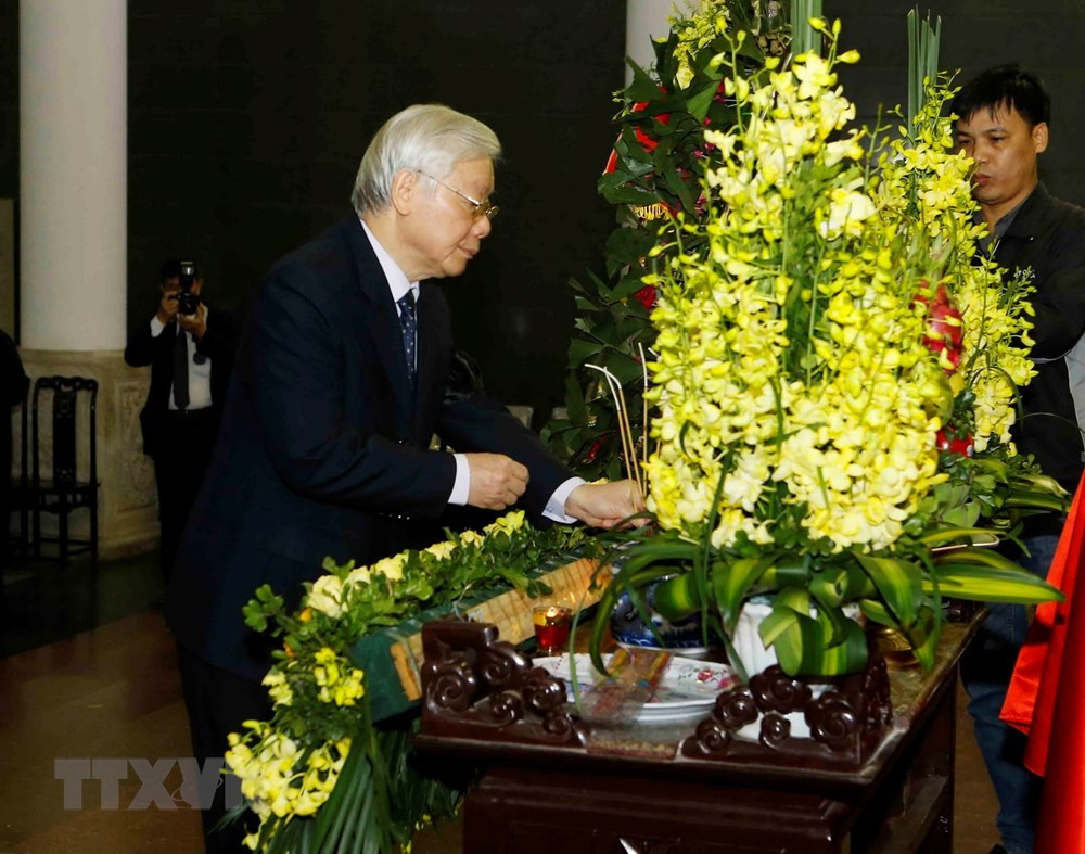 Lãnh đạo Đảng, Nhà nước viếng ông Nguyễn Đức Bình Lanh dao Dang, Nha nuoc vieng ong Nguyen Duc Binh