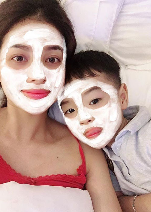 Phạm Hương cho biết: "Hạnh phúc đơn giản là làm việc chăm chỉ và lúc nghỉ ngơi chỉ được thưởng thế này thôi là mãn nguyện lắm rồi".