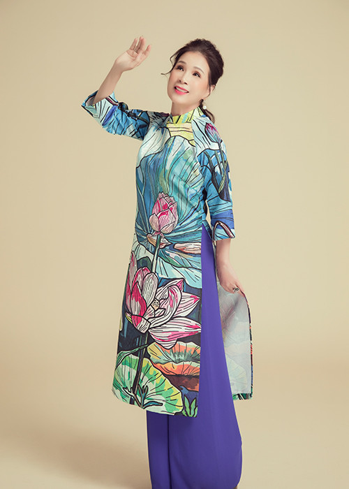 Nữ nghệ sĩ khoe vẻ trẻ trung dù đã bước sang tuổi 63.