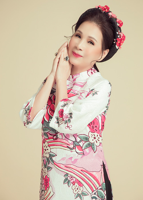 Có sự nghiệp ổn định, tổ ấm hạnh phúc, nữ nghệ sĩ khiến nhiều người ngưỡng mộ.