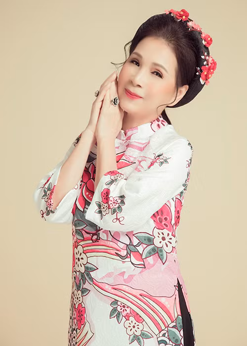 Có sự nghiệp ổn định, tổ ấm hạnh phúc, nữ nghệ sĩ khiến nhiều người ngưỡng mộ.