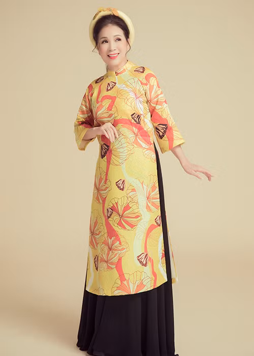 Trong cuộc phỏng vấn trên Khám phá, nữ nghệ sĩ khoe được chồng yêu chiều và đối với cô, đó là một may mắn.