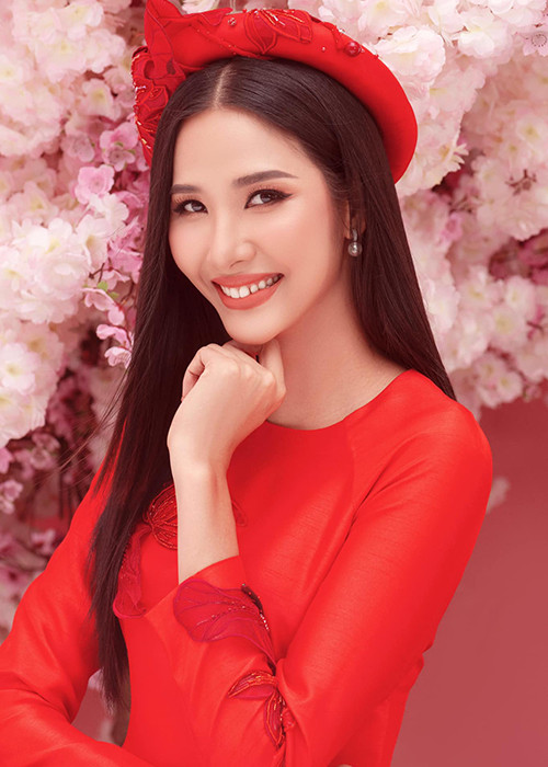 "Nếu năm trước có người lọt top 5 hoặc là hoa hậu thì năm sau mọi người sẽ chú ý đến đại diện của nước đó, quan tâm xem cô ấy sẽ thể hiện như thế nào. Tôi nghĩ đó là lợi thế và may mắn", Hoàng Thùy cho hay.