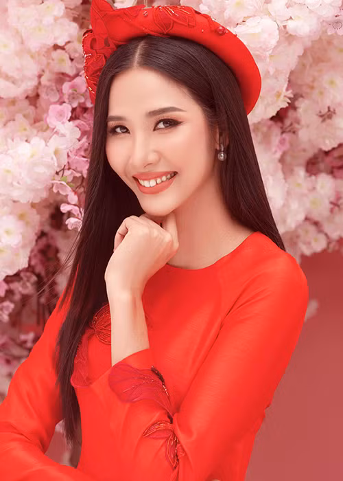 "Nếu năm trước có người lọt top 5 hoặc là hoa hậu thì năm sau mọi người sẽ chú ý đến đại diện của nước đó, quan tâm xem cô ấy sẽ thể hiện như thế nào. Tôi nghĩ đó là lợi thế và may mắn", Hoàng Thùy cho hay.