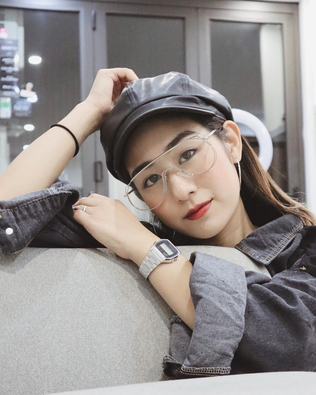 Trang Lou: Trước khi trở nên nổi tiếng trên mạng xã hội, Trang Lou được biết đến là em gái xinh đẹp của vlogger Huy Me. Thoát khỏi cái bóng anh trai, 9X được dân mạng ngưỡng mộ với chuyện tình 5 năm bên Tùng Sơn. Năm 2015, đôi trẻ quyết định tiến tới hôn nhân, sau đó hạ sinh bé Xoài vào đầu năm 2016.