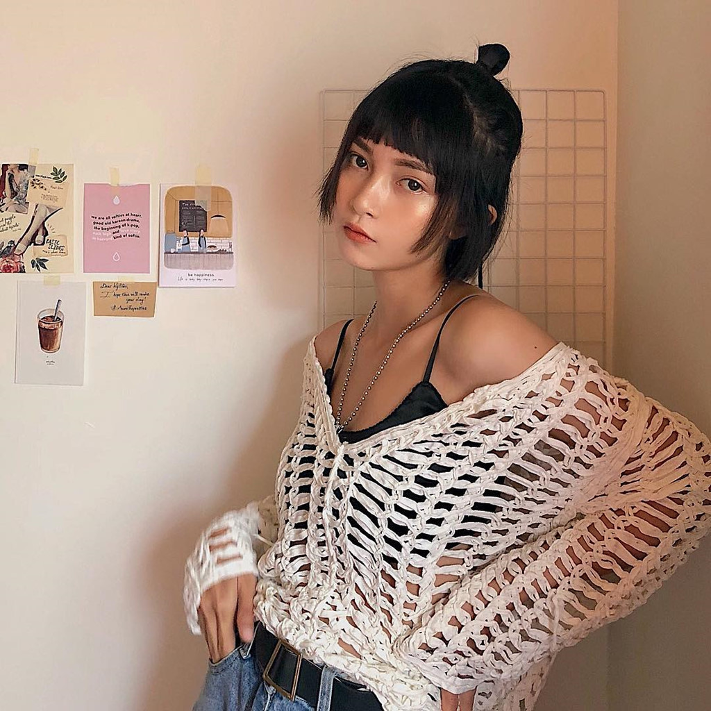 Không chỉ sở hữu ngoại hình trẻ trung, Mai Kỳ Hân có gout thời trang khá chất, không đóng khung bản thân vào phong cách nhất định, có thể biến hóa từ cổ điển đến gợi cảm. Mới đây, 9X xuất hiện cùng bạn trai Long Trần trong bộ ảnh tình cảm. Đây là cặp hot teen mới nổi đang được giới trẻ yêu mến và có nhiều lượt theo dõi trên mạng xã hội.