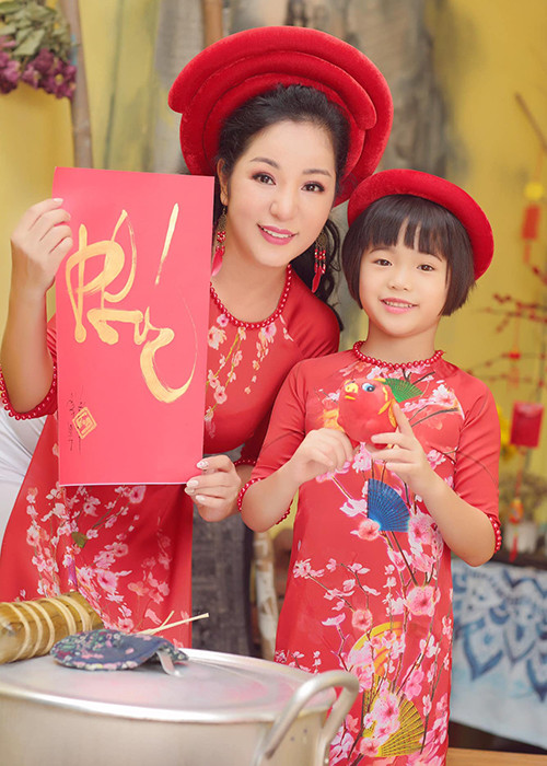 Tết Nguyên Đán vừa qua, Thúy Nga không chạy show mà đón Tết trọn vẹn ở Việt Nam. Được biết, 8 năm qua, nữ nghệ sĩ không không thể ăn Tết ở Việt Nam vì phải liên tục đi diễn.