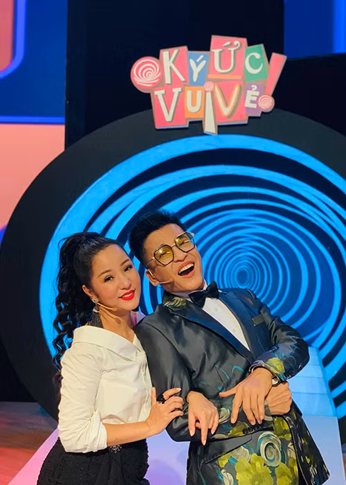 Nữ nghệ sĩ mất gần 1 năm không tham gia hoạt động nghệ thuật vì lùm xùm đời tư.