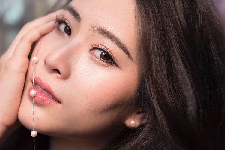 Gần đây, "tình cũ" của Trường Giang còn có phát ngôn gây sốc: "Nhiều người đưa tôi vào phòng và muốn hiếp tôi". Ảnh: FBNV