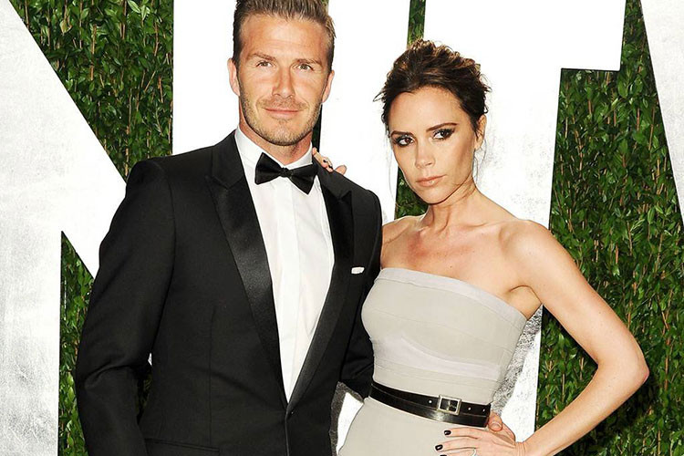 Riêng Victoria cảm thấy bực bội vì liên tục bị đồn ly hôn cựu danh thủ David Beckham. Theo nhà thiết kế, cô từng phải trấn an tinh thần các con vì những đồn đoán cuộc hôn nhân của bố mẹ không hạnh phúc. Ảnh: Eonline
