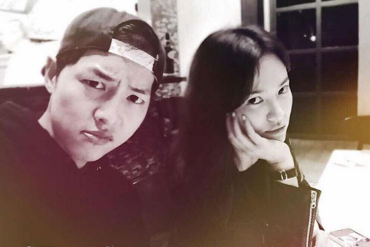 Thực tế, nàng ngọc nữ của màn ảnh xứ Hàn vẫn giữ lại những hình ảnh liên quan đến ông xã Song Joong Ki. Chính vì thế mà tin Song Hye Kyo - Song Joong Ki ly hôn chỉ là tin đồn thất thiệt.