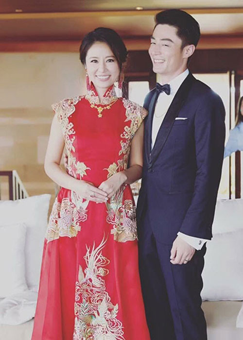 Lâm Tâm Như - Hoắc Kiến Hoa cũng đau đầu vì nghi vấn ly hôn. Vào tháng 12/2018, cư dân mạng đưa ra bằng chứng hôn nhân của nữ diễn viên rạn nứt là hình ảnh Lâm Tâm Như không đeo nhẫn cưới khi tham dự sự kiện.