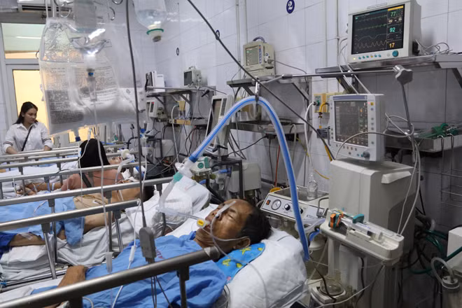 Benh vien Viet Duc chat cung benh nhan phao no va tai nan giao thong-Hinh-3