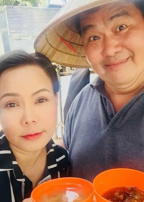 Trong bản di chúc, Hoàng Mập còn yêu cầu Việt Hương phụ lo đám tang với vợ của mình. Ảnh: FBNV