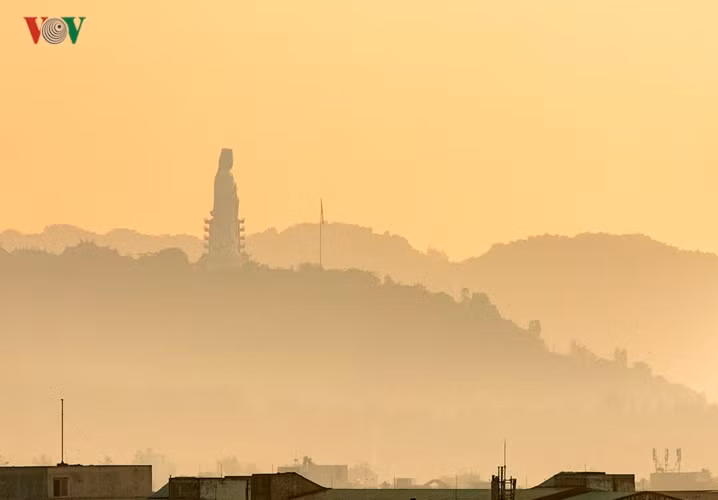 Tượng Phật Bà Quan Âm ở Chùa Linh Ứng- Sơn Trà.