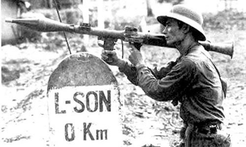 Giai ma su giup do cua Lien Xo voi Viet Nam nam 1979