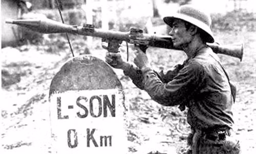 Giai ma su giup do cua Lien Xo voi Viet Nam nam 1979