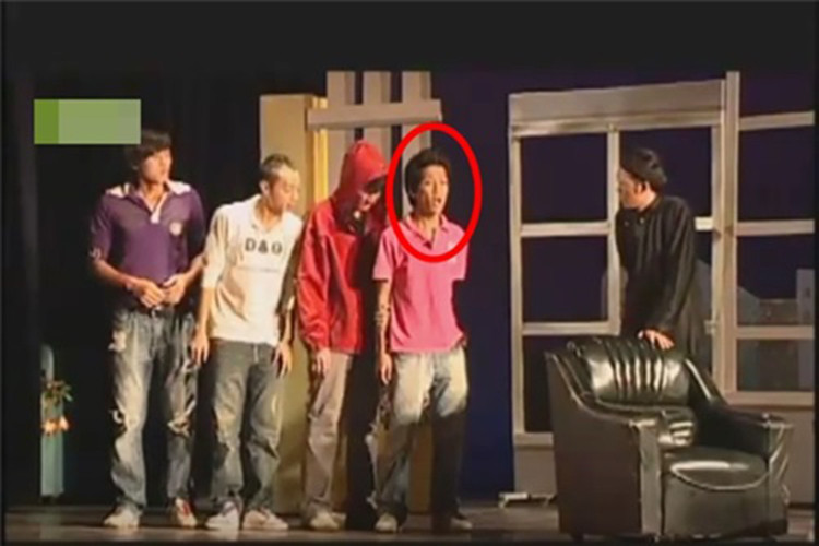 Khi mới vào nghề, Trường Giang đã được Hoài Linh nâng đỡ và cuối cùng đã vụt sáng. Ảnh: Em đẹp